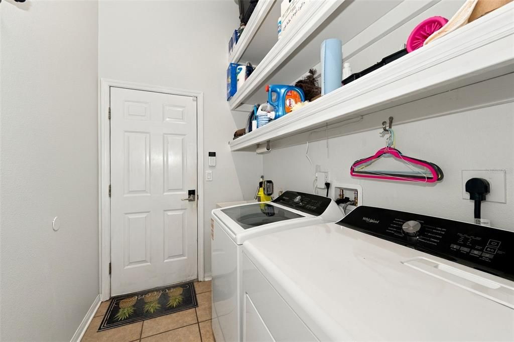 Activo con contrato: $475,000 (4 camas, 2 baños, 2020 Pies cuadrados)