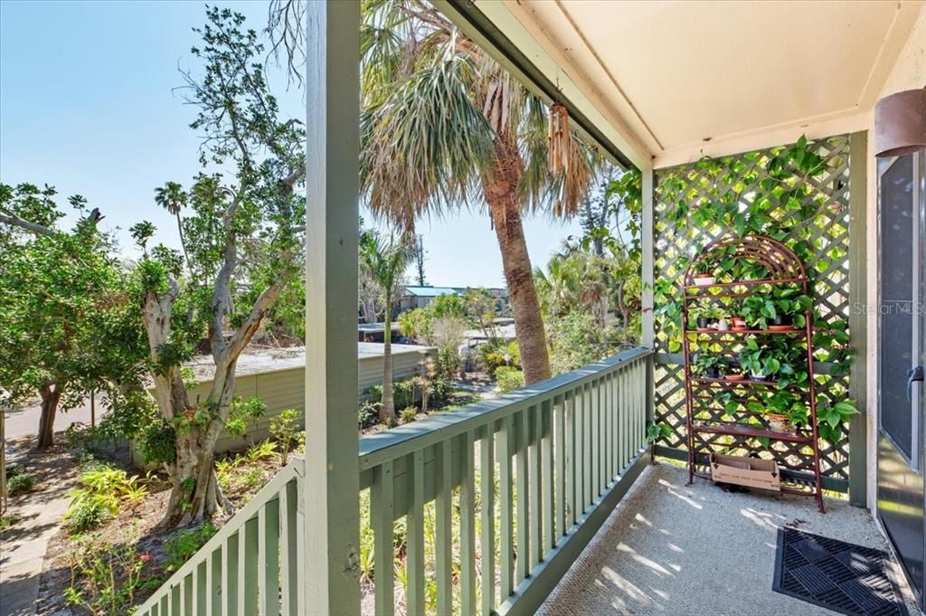For Sale: $375,000 (2 beds, 2 baths, 1368 Square Feet)