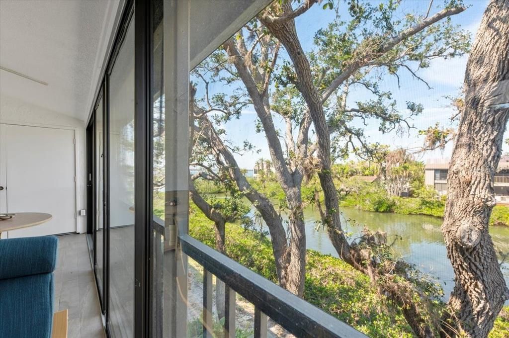 For Sale: $375,000 (2 beds, 2 baths, 1368 Square Feet)
