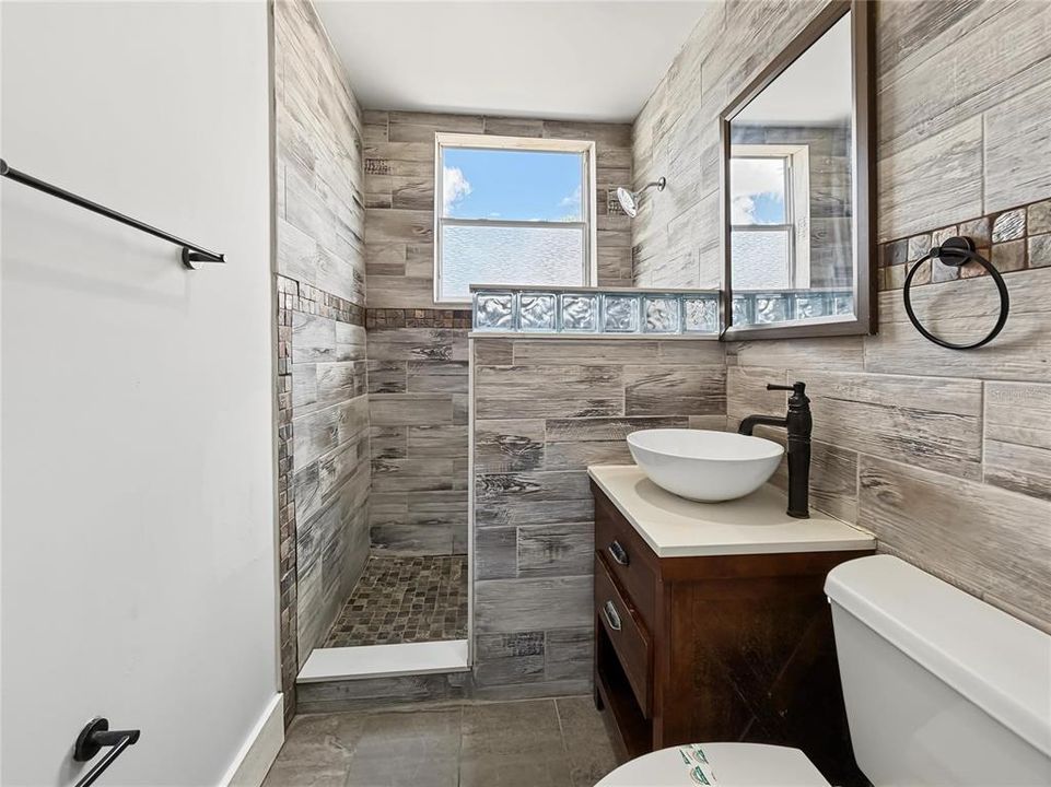For Rent: $1,485 (1 beds, 1 baths, 750 Square Feet)