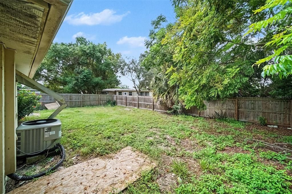 For Sale: $250,000 (2 beds, 1 baths, 1128 Square Feet)