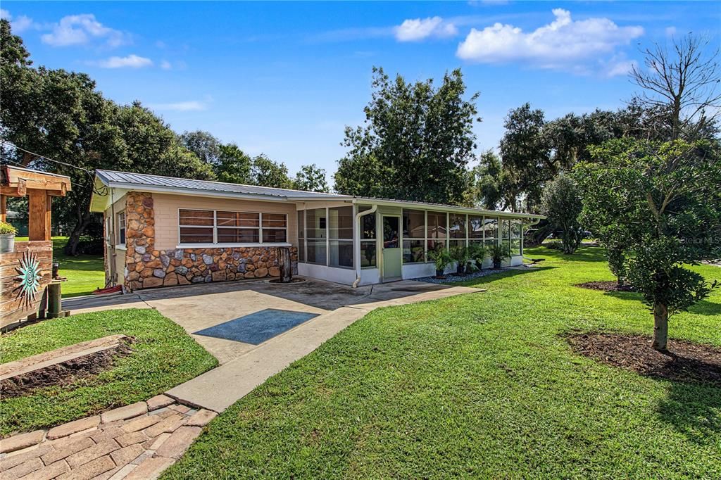 For Sale: $314,900 (2 beds, 1 baths, 1321 Square Feet)