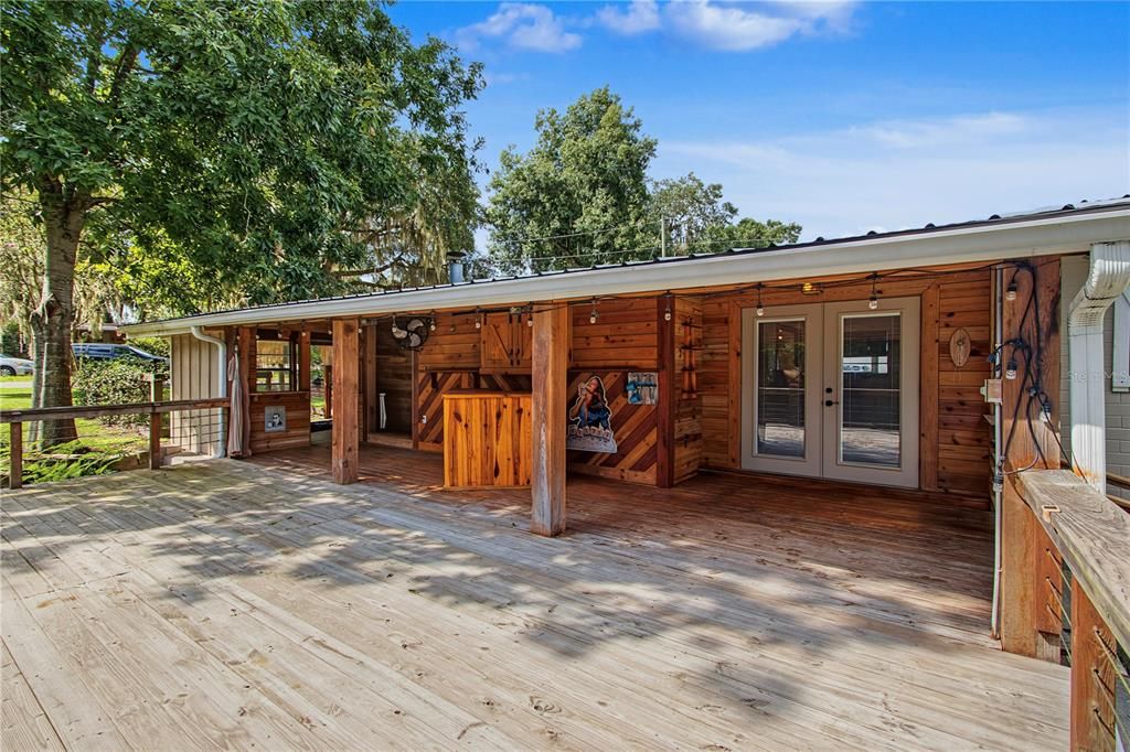 For Sale: $314,900 (2 beds, 1 baths, 1321 Square Feet)