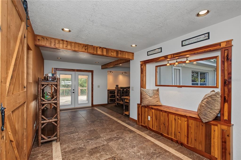 For Sale: $314,900 (2 beds, 1 baths, 1321 Square Feet)