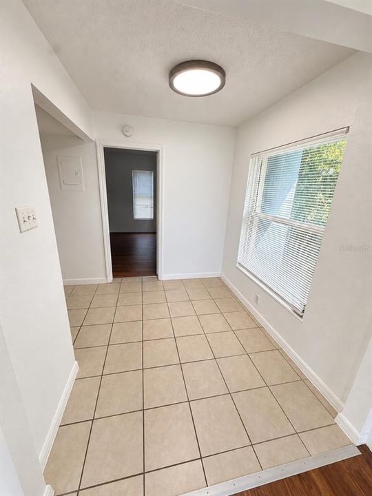 For Rent: $999 (1 beds, 1 baths, 775 Square Feet)