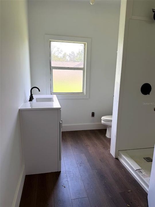 В аренду: $1,900 (2 спален, 1 ванн, 1225 Квадратных фут)