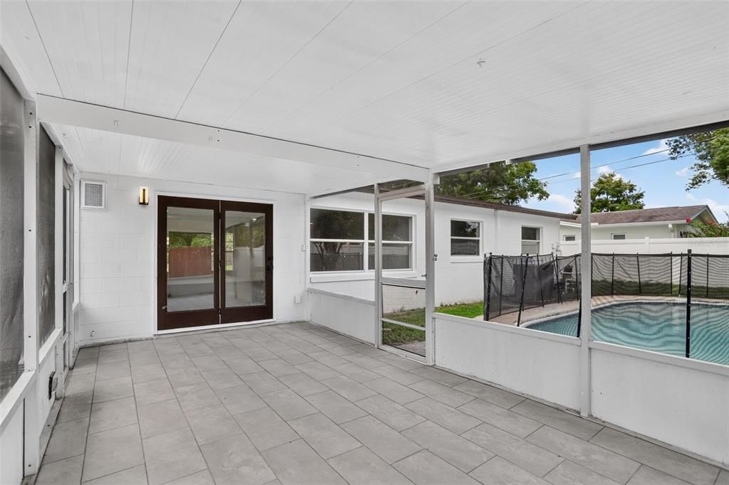 For Sale: $499,900 (4 beds, 3 baths, 1686 Square Feet)
