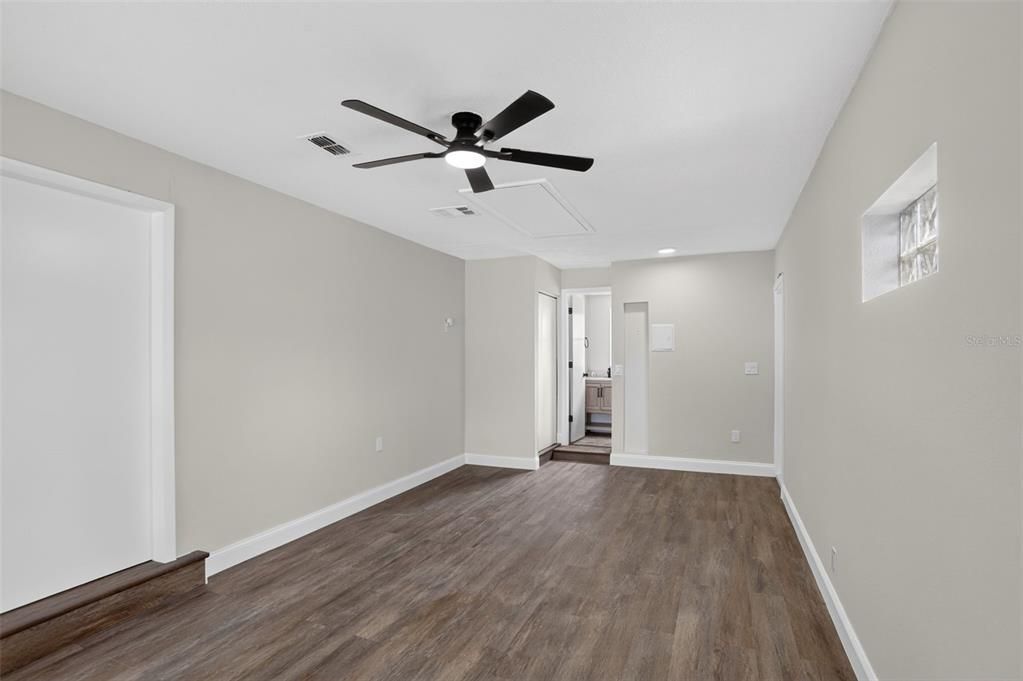 For Sale: $499,900 (4 beds, 3 baths, 1686 Square Feet)