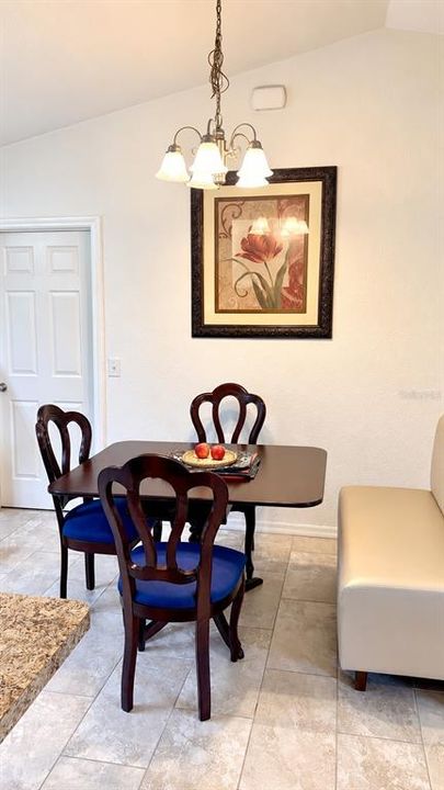 For Sale: $237,400 (3 beds, 2 baths, 1382.4 Square Feet)