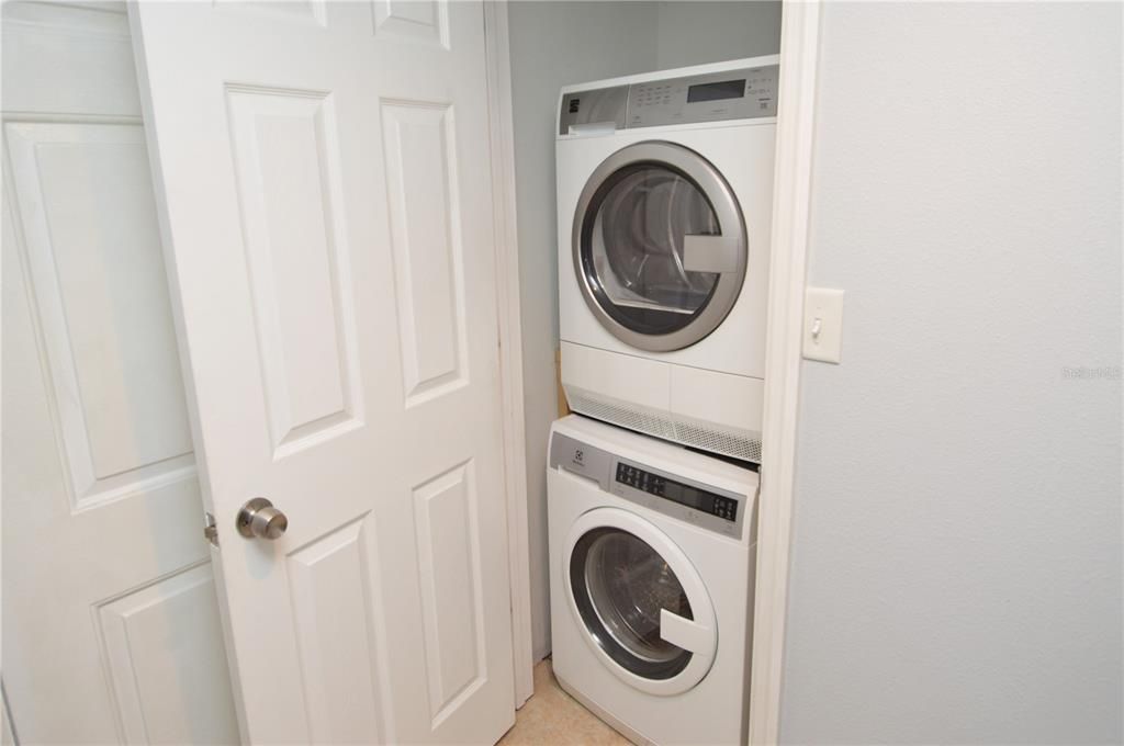 For Rent: $1,365 (1 beds, 1 baths, 625 Square Feet)