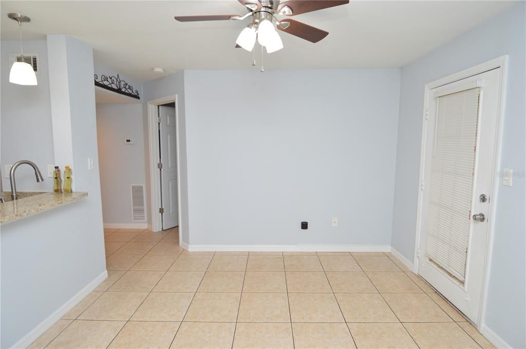 For Rent: $1,365 (1 beds, 1 baths, 625 Square Feet)