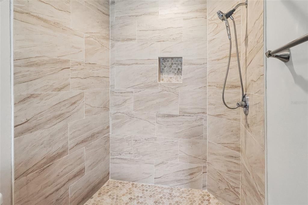 For Rent: $1,950 (3 beds, 2 baths, 1688 Square Feet)