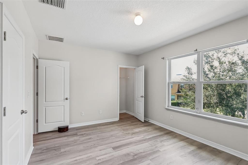 For Rent: $1,950 (3 beds, 2 baths, 1688 Square Feet)