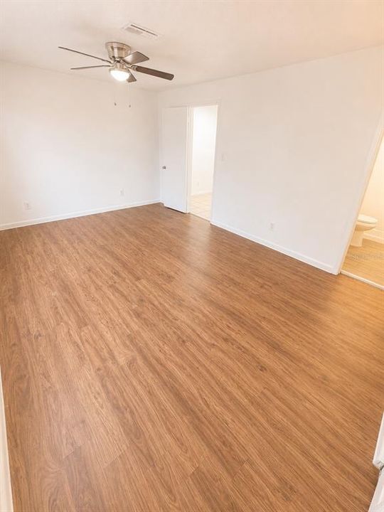 For Rent: $999 (1 beds, 1 baths, 775 Square Feet)