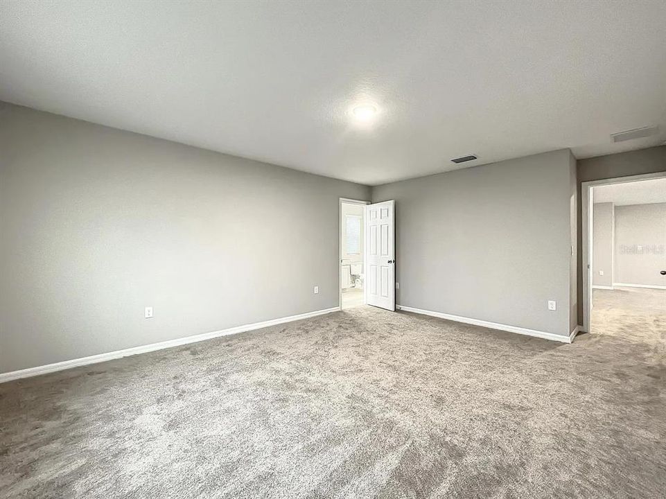 For Rent: $2,500 (5 beds, 3 baths, 2470 Square Feet)