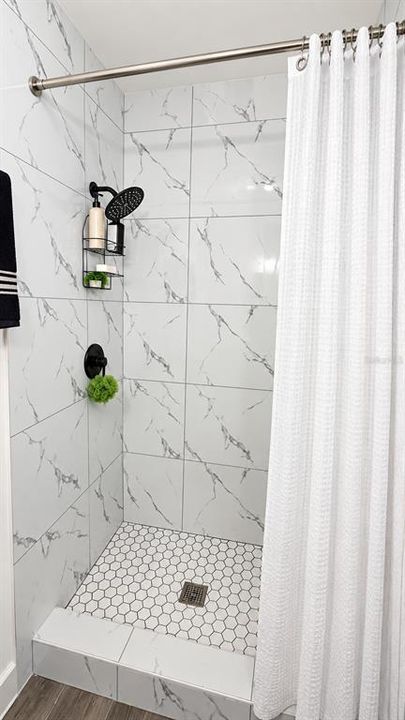 En Venta: $430,000 (5 camas, 2 baños, 1215 Pies cuadrados)