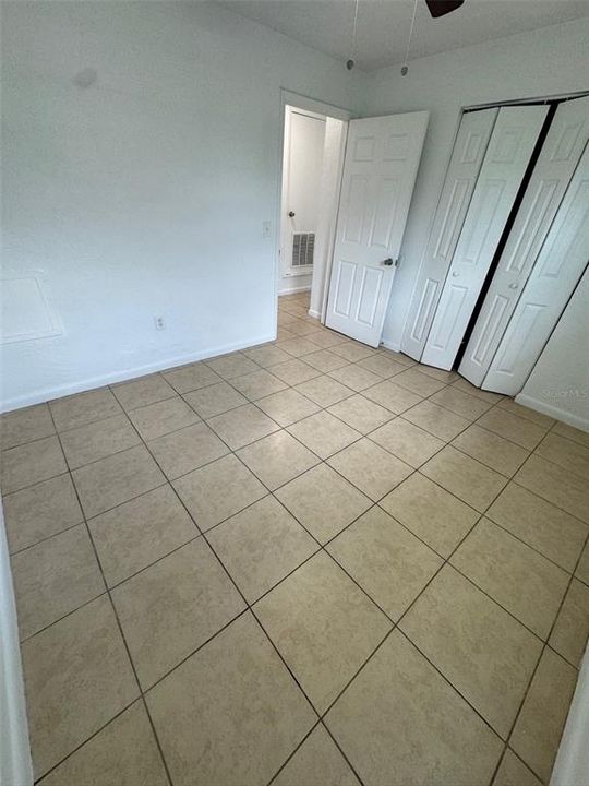 В аренду: $1,199 (2 спален, 1 ванн, 1028 Квадратных фут)