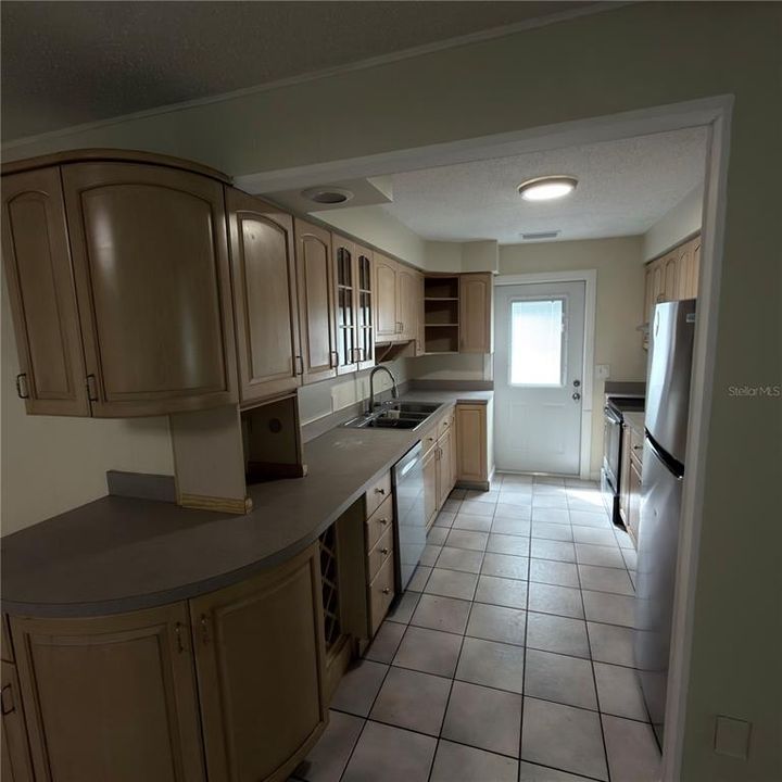 В аренду: $2,400 (3 спален, 2 ванн, 1416 Квадратных фут)
