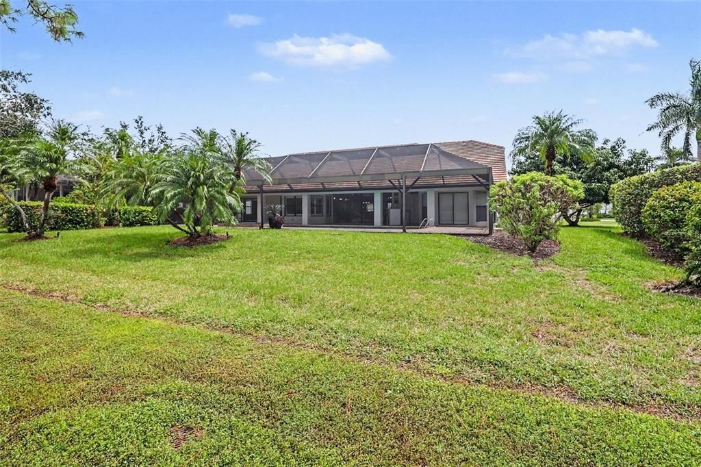 En Venta: $975,000 (3 camas, 3 baños, 2619 Pies cuadrados)