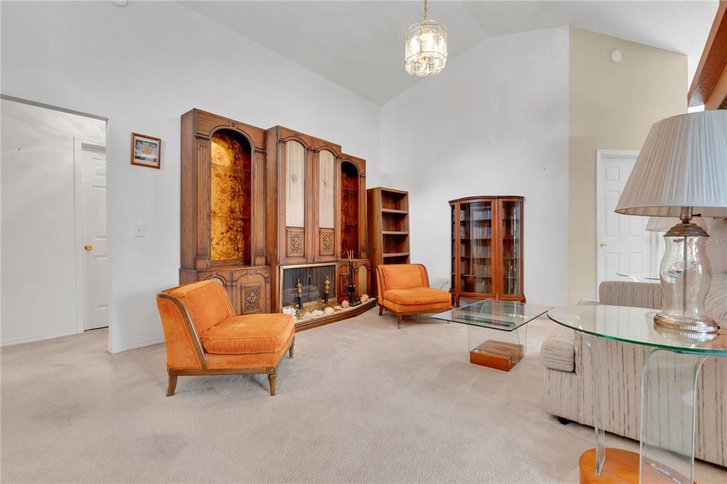 На продажу: $315,000 (3 спален, 2 ванн, 1918 Квадратных фут)