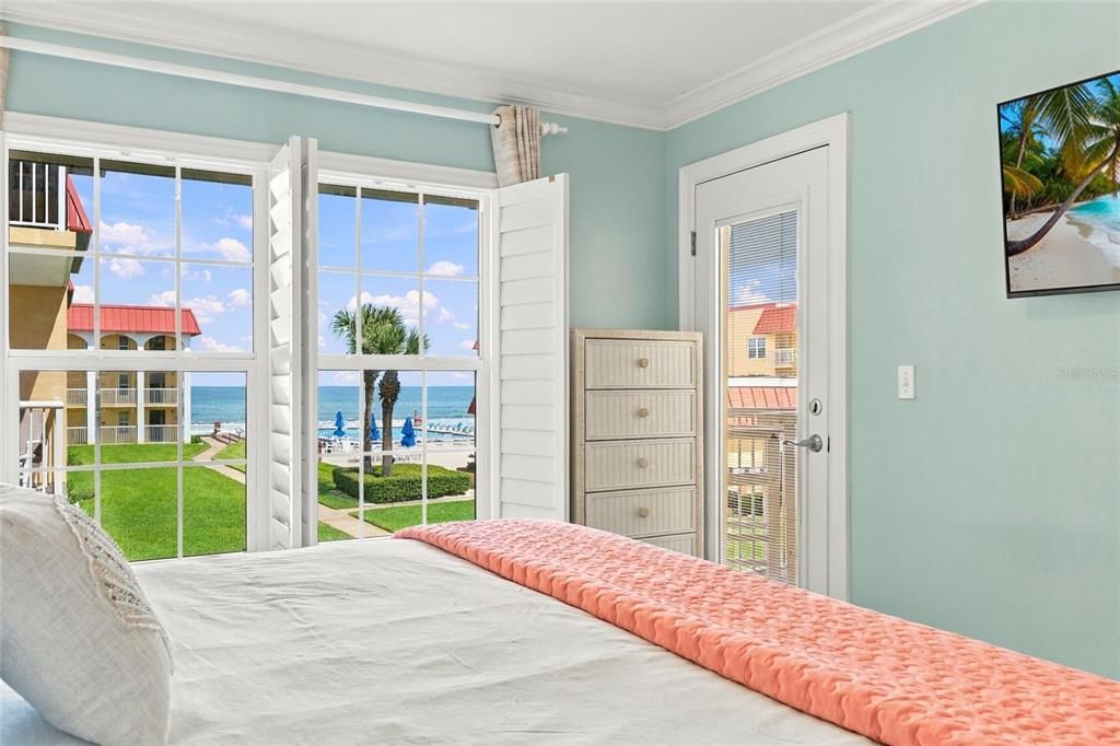 For Sale: $500,000 (2 beds, 2 baths, 912 Square Feet)