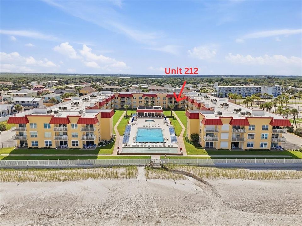 For Sale: $500,000 (2 beds, 2 baths, 912 Square Feet)