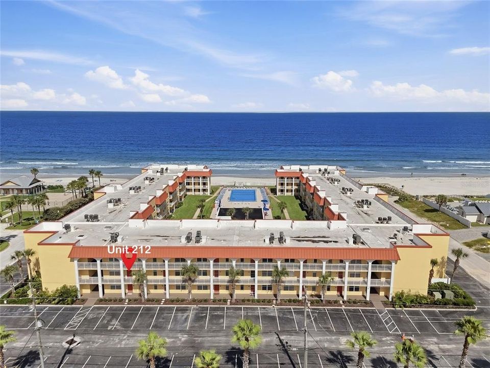 For Sale: $500,000 (2 beds, 2 baths, 912 Square Feet)