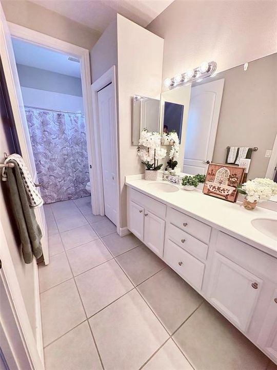 For Rent: $2,900 (3 beds, 2 baths, 2673 Square Feet)