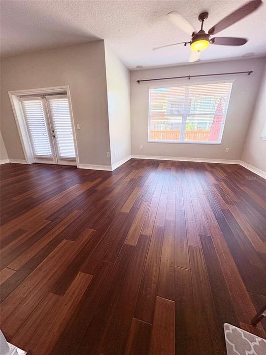 For Rent: $2,900 (3 beds, 2 baths, 2673 Square Feet)