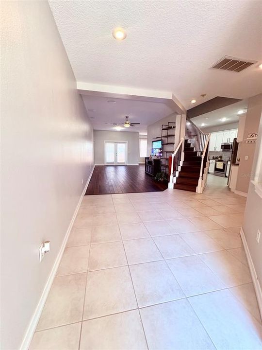 For Rent: $2,900 (3 beds, 2 baths, 2673 Square Feet)