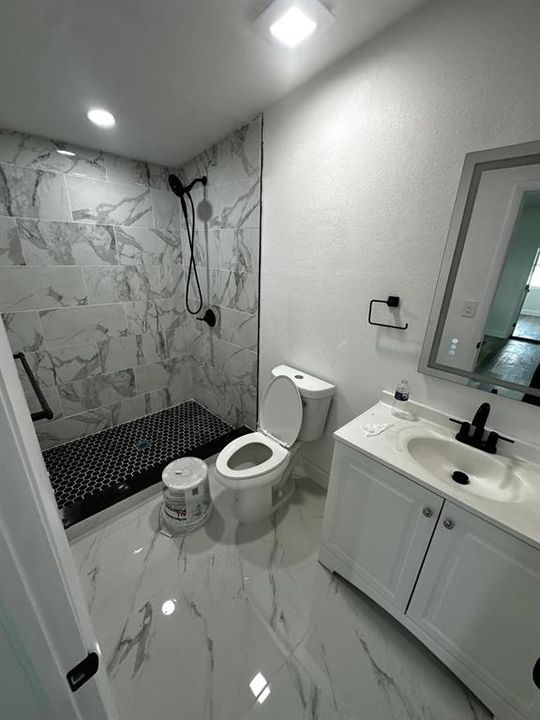 En Venta: $319,000 (5 camas, 3 baños, 2339 Pies cuadrados)