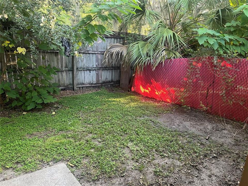 For Rent: $1,300 (2 beds, 1 baths, 900 Square Feet)