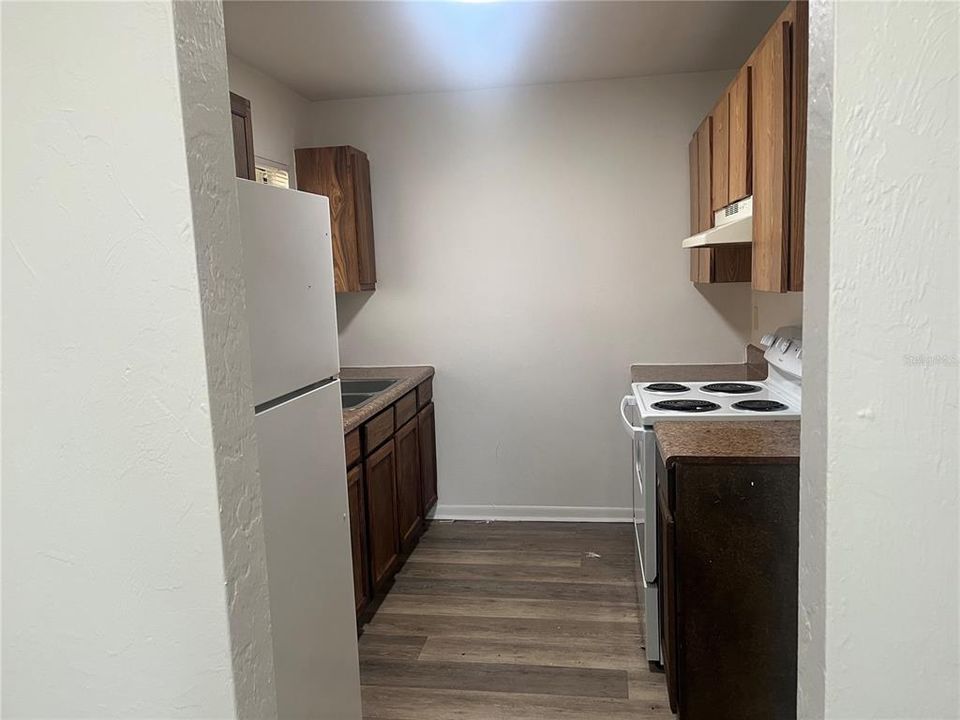 For Rent: $1,300 (2 beds, 1 baths, 900 Square Feet)