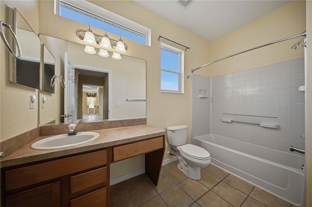 For Sale: $279,450 (2 beds, 2 baths, 1678 Square Feet)