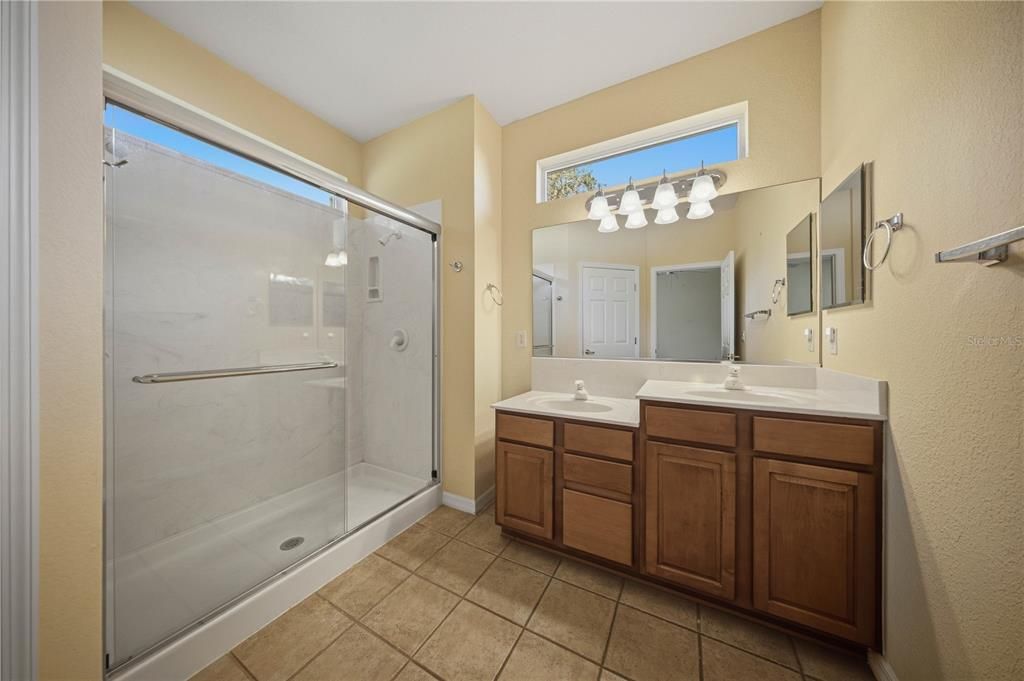 For Sale: $279,450 (2 beds, 2 baths, 1678 Square Feet)
