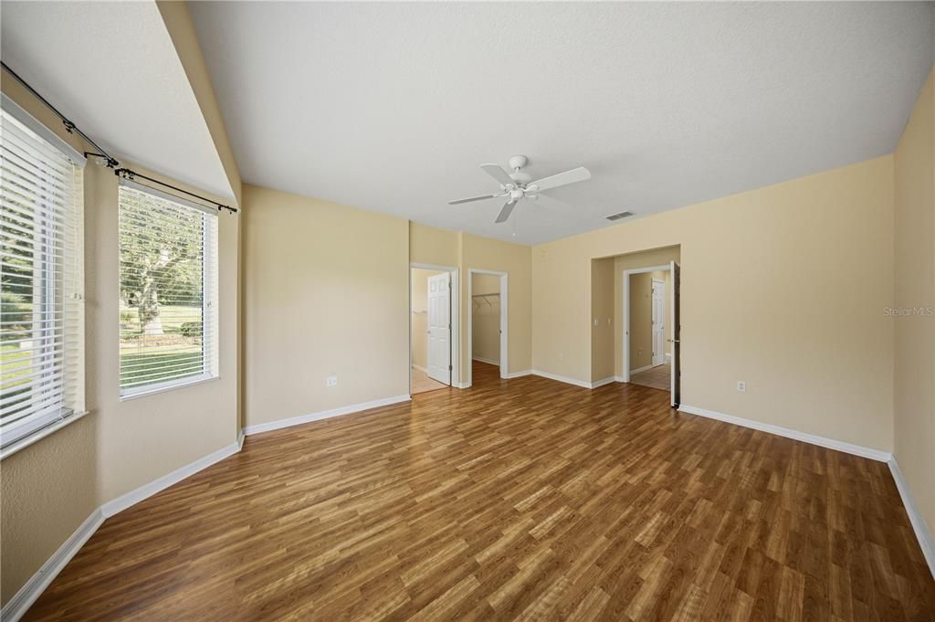For Sale: $279,450 (2 beds, 2 baths, 1678 Square Feet)