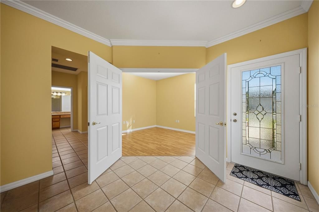 For Sale: $279,450 (2 beds, 2 baths, 1678 Square Feet)