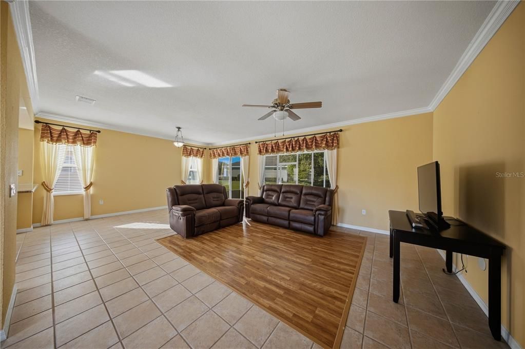 For Sale: $279,450 (2 beds, 2 baths, 1678 Square Feet)