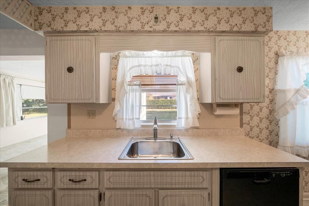 На продажу: $185,000 (2 спален, 2 ванн, 1526 Квадратных фут)
