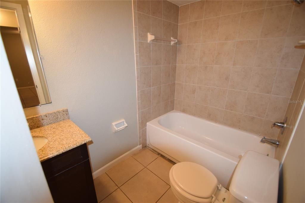 В аренду: $1,350 (2 спален, 1 ванн, 900 Квадратных фут)