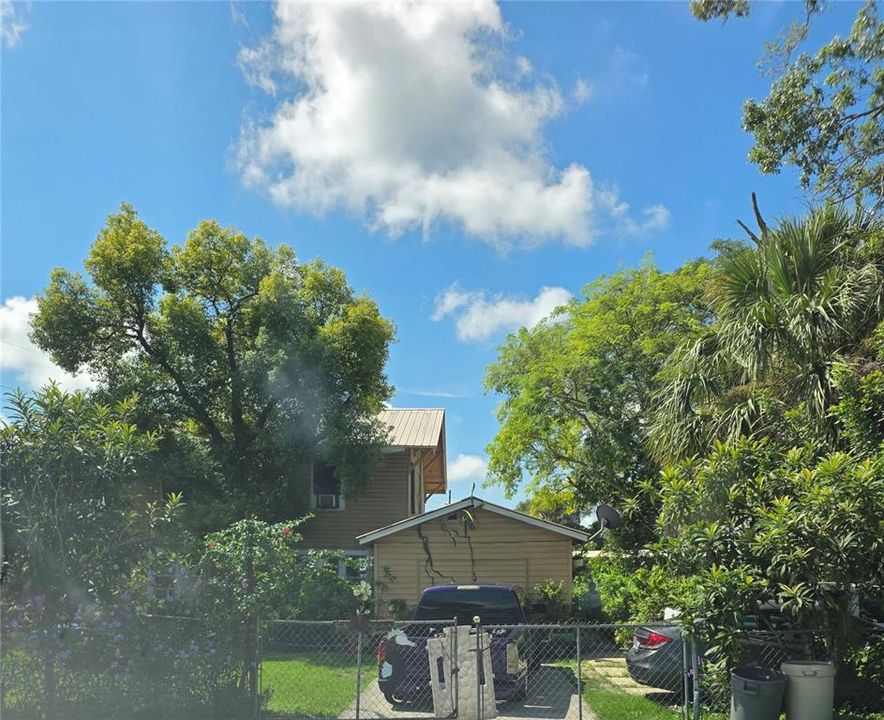 For Sale: $216,000 (4 beds, 1 baths, 2016 Square Feet)