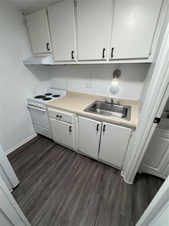 В аренду: $849 (0 спален, 1 ванн, 288 Квадратных фут)