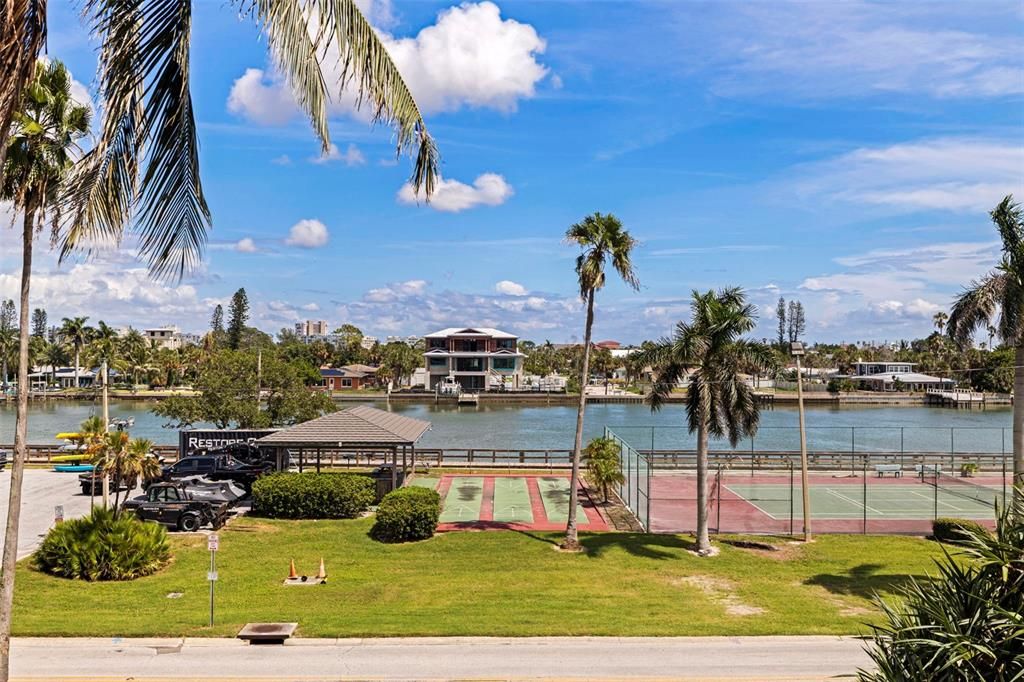 En Venta: $599,000 (1 camas, 1 baños, 1200 Pies cuadrados)