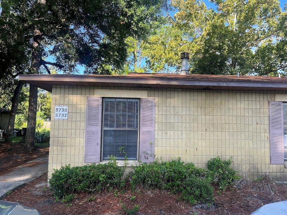 For Rent: $1,200 (2 beds, 1 baths, 837 Square Feet)