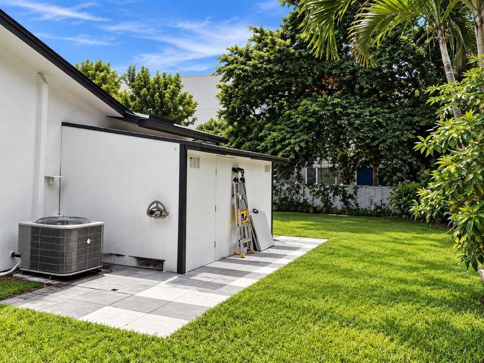 For Sale: $645,000 (3 beds, 2 baths, 1960 Square Feet)