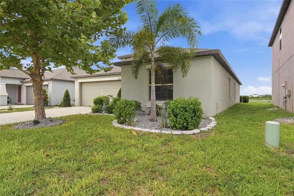 На продажу: $319,900 (4 спален, 2 ванн, 1935 Квадратных фут)