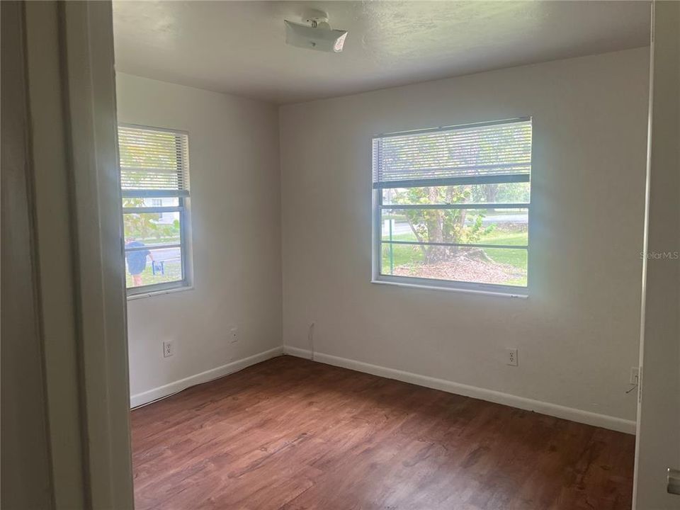 For Rent: $1,200 (2 beds, 1 baths, 900 Square Feet)
