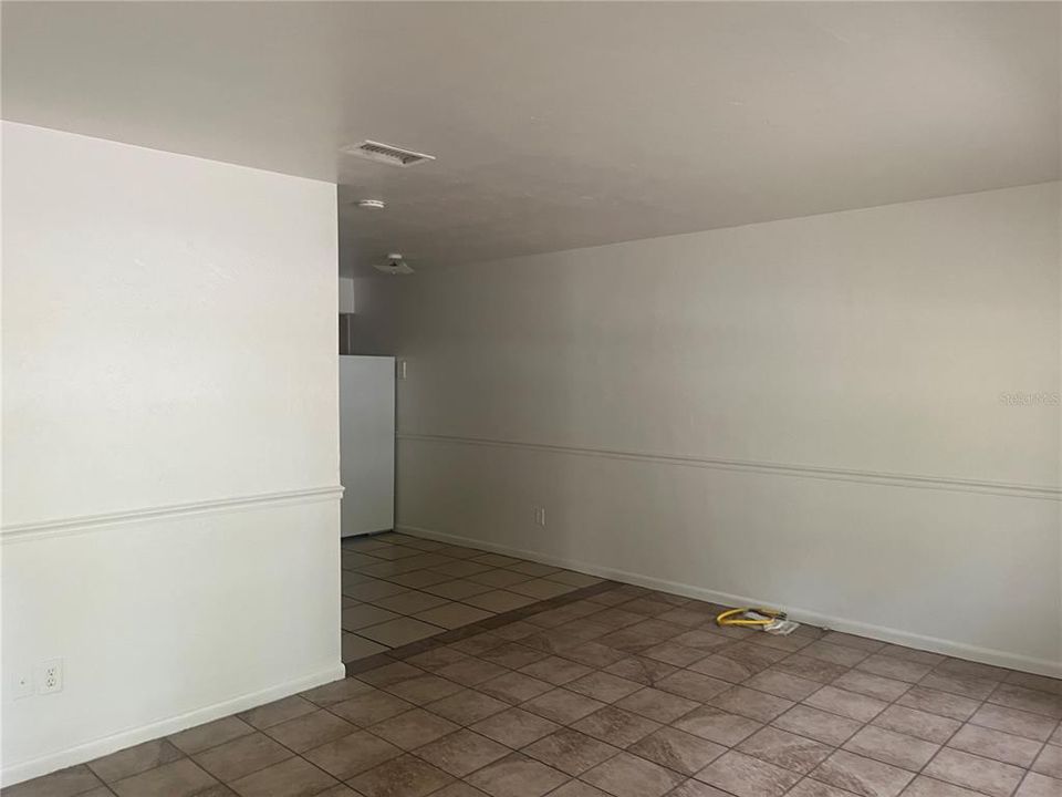 For Rent: $1,200 (2 beds, 1 baths, 900 Square Feet)