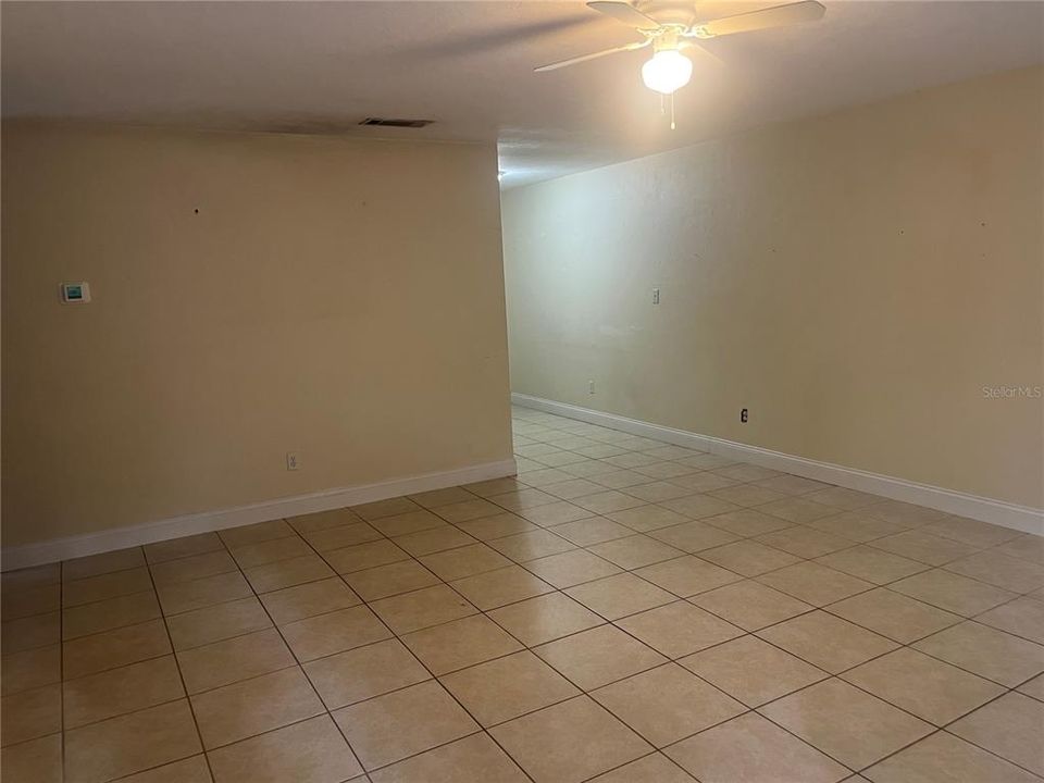 For Rent: $1,200 (2 beds, 1 baths, 900 Square Feet)