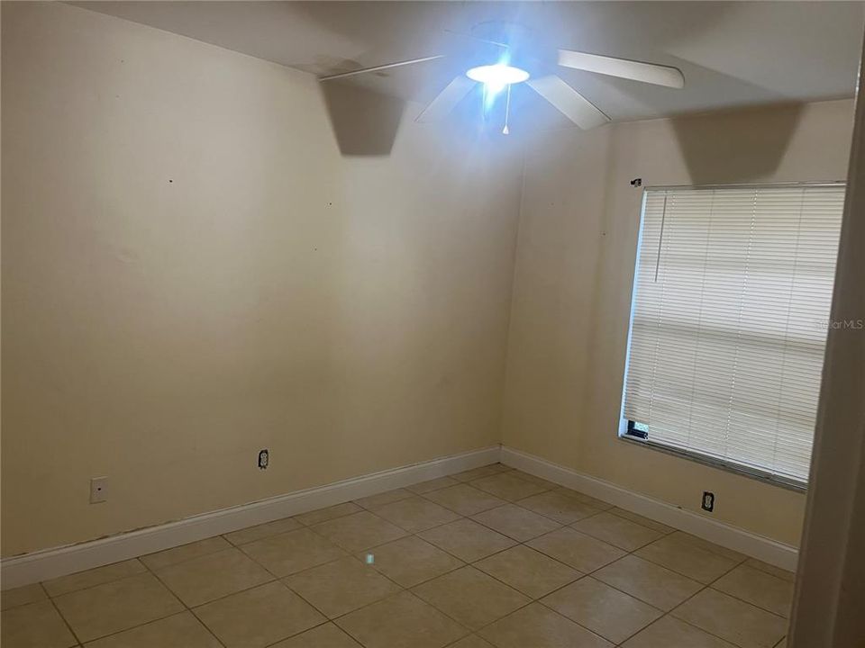 For Rent: $1,200 (2 beds, 1 baths, 900 Square Feet)